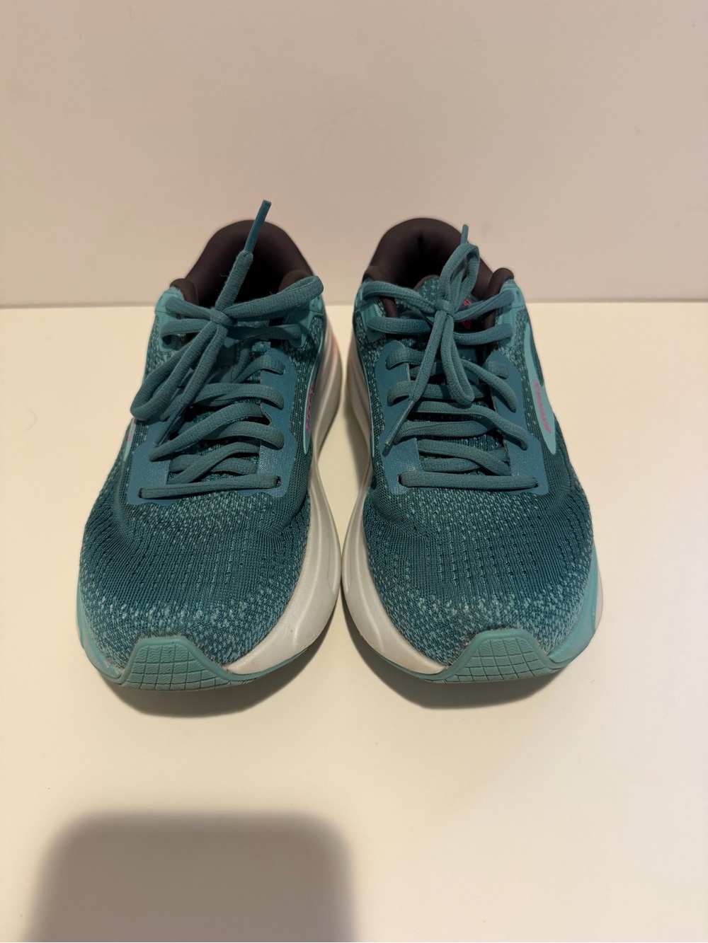 Brooks Women’s Ghost Max 2 - Size 6 - Picture 2 of 6